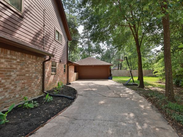 11731 Glenway Drive, Houston TX 77070