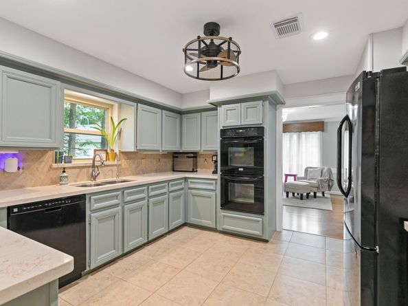 11731 Glenway Drive, Houston TX 77070