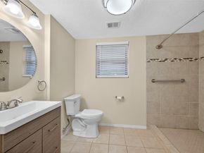 918 Gilpin Street, Houston TX 77034