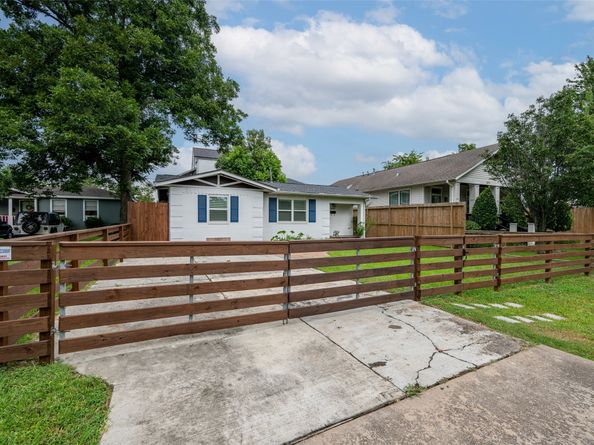 1207 Archer Street, Houston TX 77009