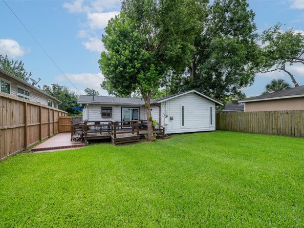 1207 Archer Street, Houston TX 77009