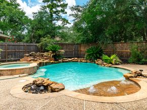 187 E Lansdowne Circle, The Woodlands TX 77382