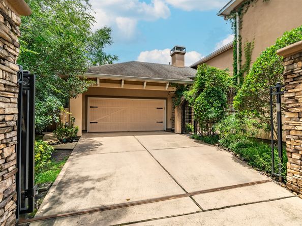 187 E Lansdowne Circle, The Woodlands TX 77382