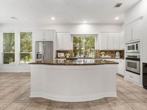 187 E Lansdowne Circle, The Woodlands TX 77382