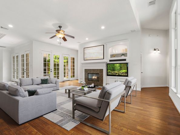 187 E Lansdowne Circle, The Woodlands TX 77382