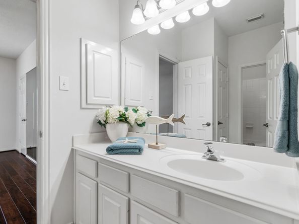 187 E Lansdowne Circle, The Woodlands TX 77382