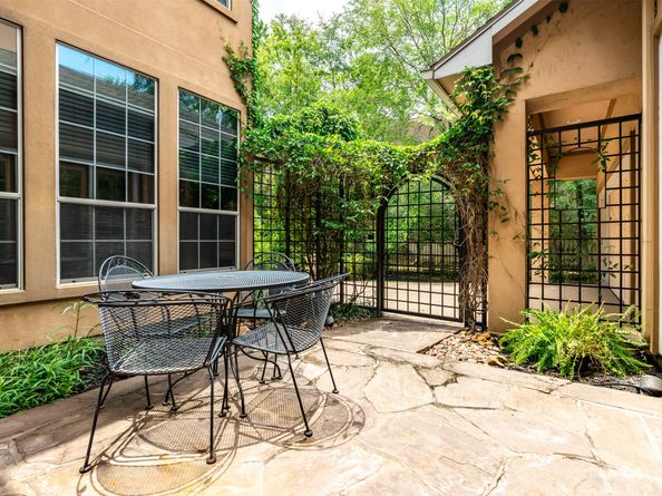 187 E Lansdowne Circle, The Woodlands TX 77382