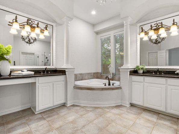 187 E Lansdowne Circle, The Woodlands TX 77382