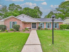 18210 Point Lookout Drive, Houston TX 77058