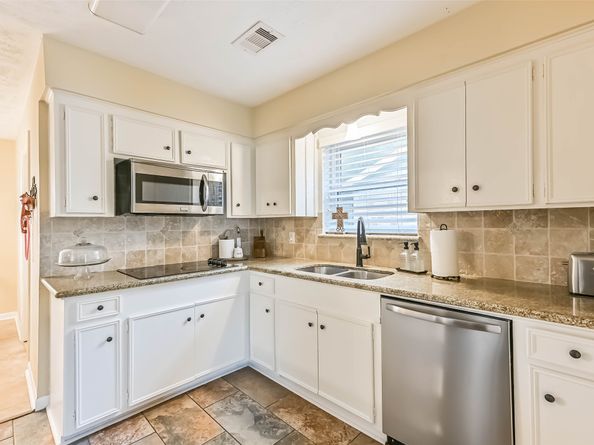 18210 Point Lookout Drive, Houston TX 77058