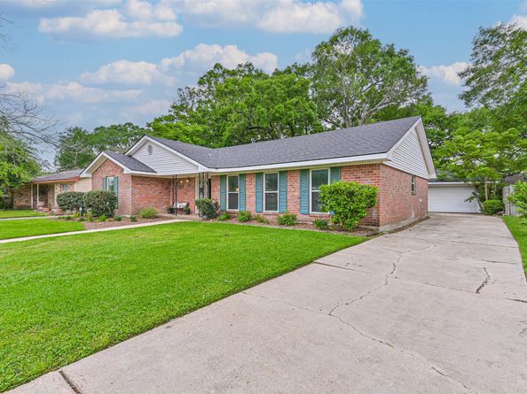 18210 Point Lookout Drive, Houston TX 77058