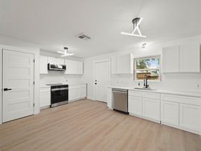 6826 Kingsway Drive, Houston TX 77087