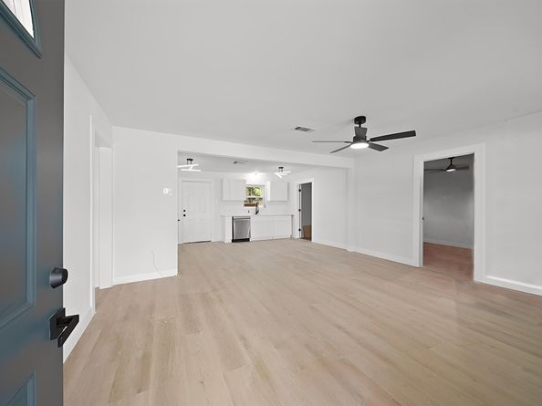 6826 Kingsway Drive, Houston TX 77087