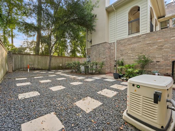 82 Mill Point Place, The Woodlands TX 77380