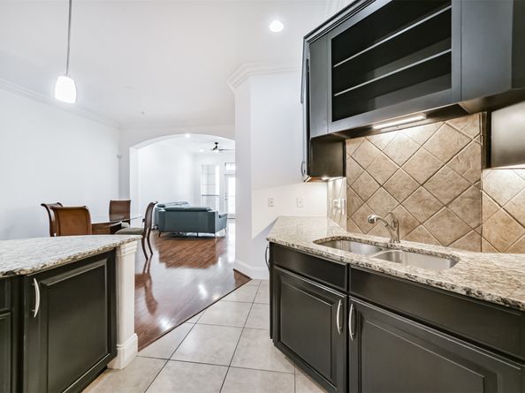2120 Kipling Street 301, Houston TX 77098