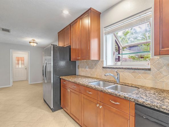 3250 Three Pines Drive, Kingwood TX 77339