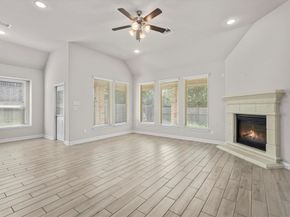 3324 Hickory Leaf Trail, Conroe TX 77301