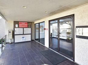 3035 Walnut Bend Lane 15, Houston TX 77042