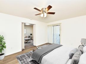 3035 Walnut Bend Lane 15, Houston TX 77042