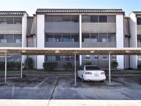3035 Walnut Bend Lane 15, Houston TX 77042