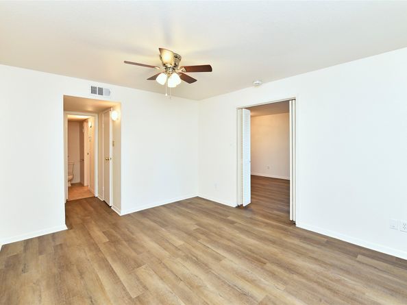 3035 Walnut Bend Lane 15, Houston TX 77042