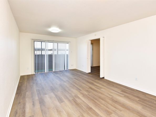 3035 Walnut Bend Lane 15, Houston TX 77042