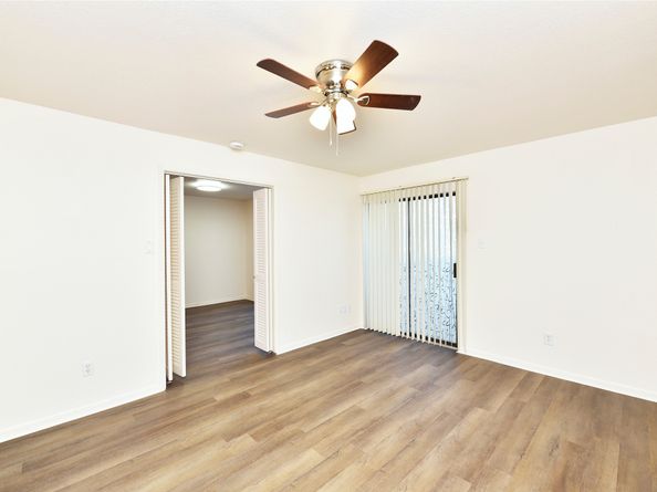 3035 Walnut Bend Lane 15, Houston TX 77042