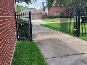 611 Woodcastle Bend, Houston TX 77094