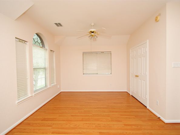 611 Woodcastle Bend, Houston TX 77094