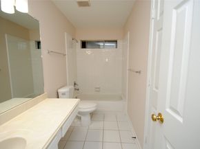 611 Woodcastle Bend, Houston TX 77094