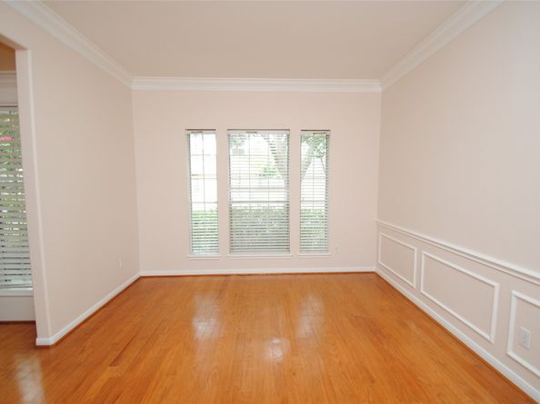 611 Woodcastle Bend, Houston TX 77094