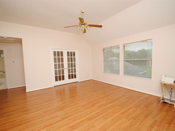 611 Woodcastle Bend, Houston TX 77094