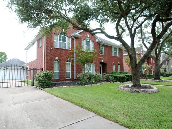 611 Woodcastle Bend, Houston TX 77094