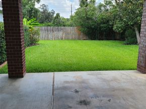 611 Woodcastle Bend, Houston TX 77094