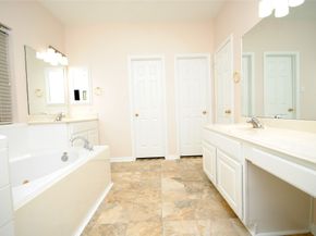 611 Woodcastle Bend, Houston TX 77094