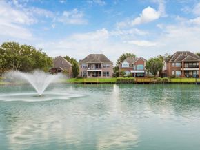 423 Brook Shore Court, Sugar Land TX 77478