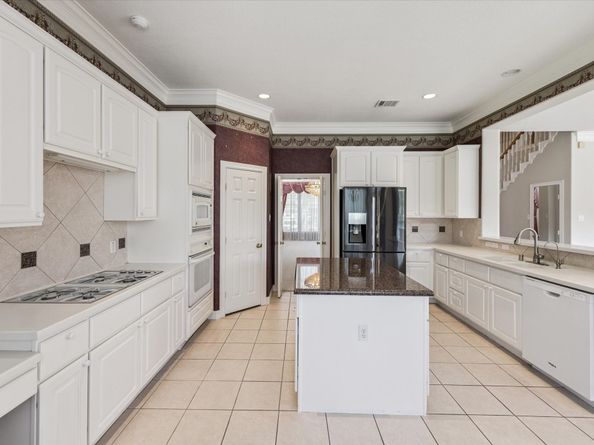 423 Brook Shore Court, Sugar Land TX 77478
