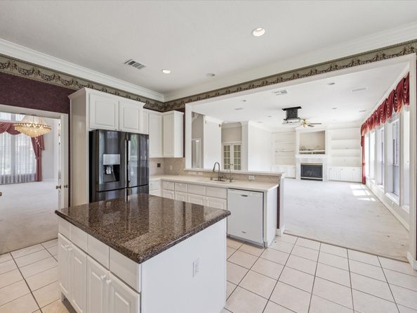 423 Brook Shore Court, Sugar Land TX 77478