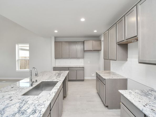 12027 Maple Oak Drive, Houston TX 77066