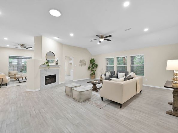 43 WRENS SONG Place, The Woodlands TX 77382
