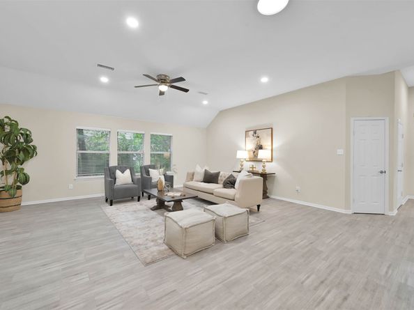 43 WRENS SONG Place, The Woodlands TX 77382