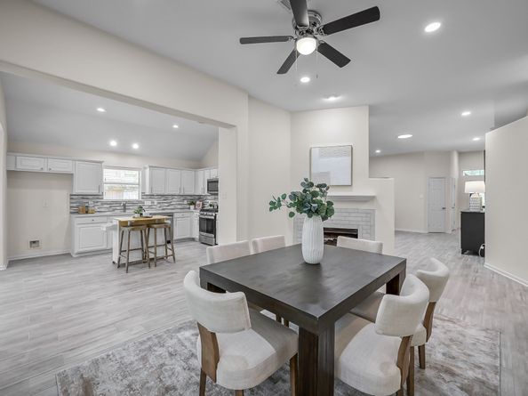 43 WRENS SONG Place, The Woodlands TX 77382