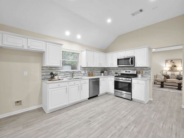 43 WRENS SONG Place, The Woodlands TX 77382