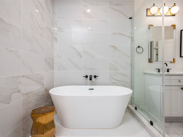 1747 Ojeman Spring Lane, Houston TX 77055