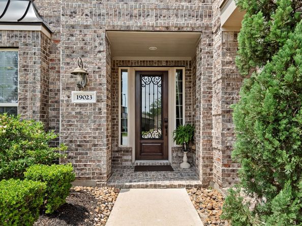 19023 Wild Thornberry Drive, Tomball TX 77377