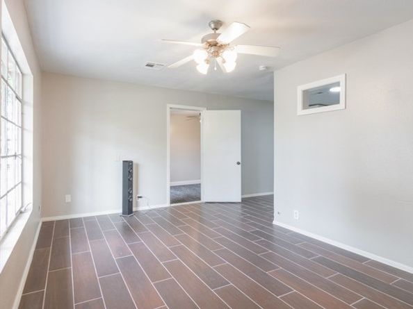 3322 Mccrarey Drive, Houston TX 77088