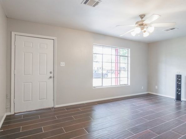 3322 Mccrarey Drive, Houston TX 77088