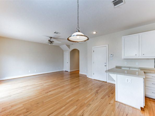 3721 Main Poplar Drive, Houston TX 77025