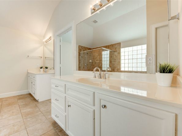 3721 Main Poplar Drive, Houston TX 77025