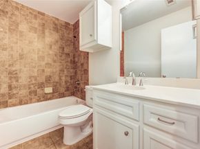 3721 Main Poplar Drive, Houston TX 77025